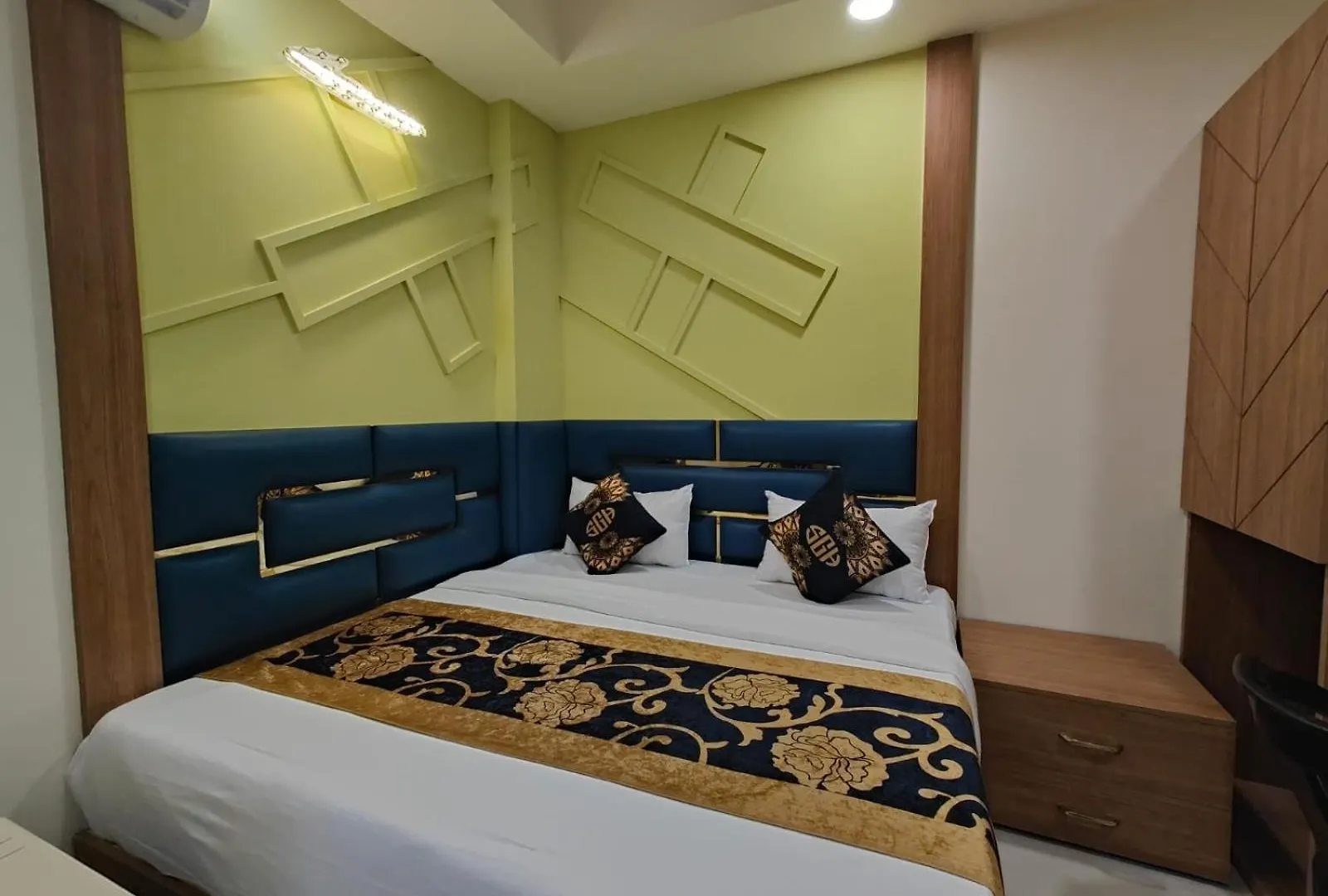 Hotel Nova Suites-Delhi Airocity New Delhi